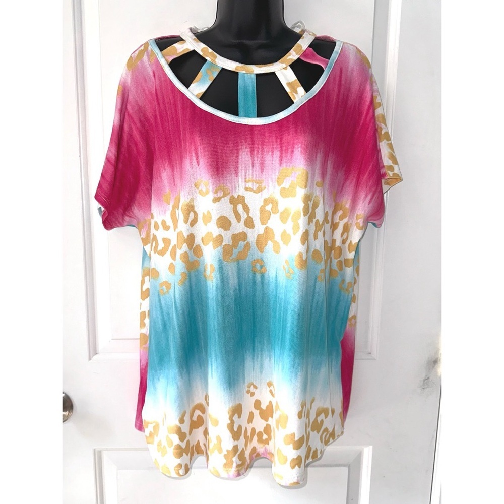 Now n Forever colorful Leopard Neck Detail Top